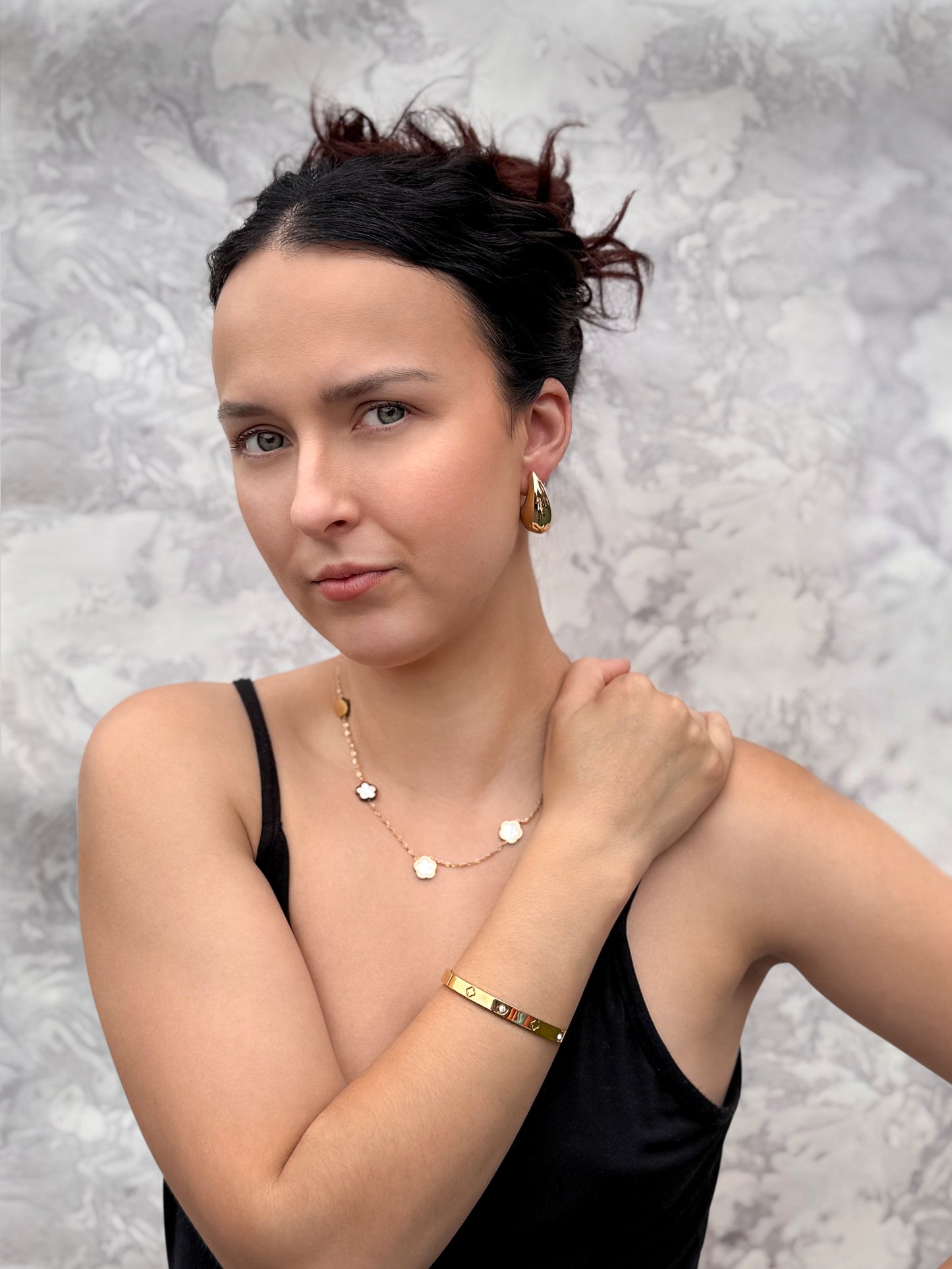 Vintage Teardrop Earrings - Gold