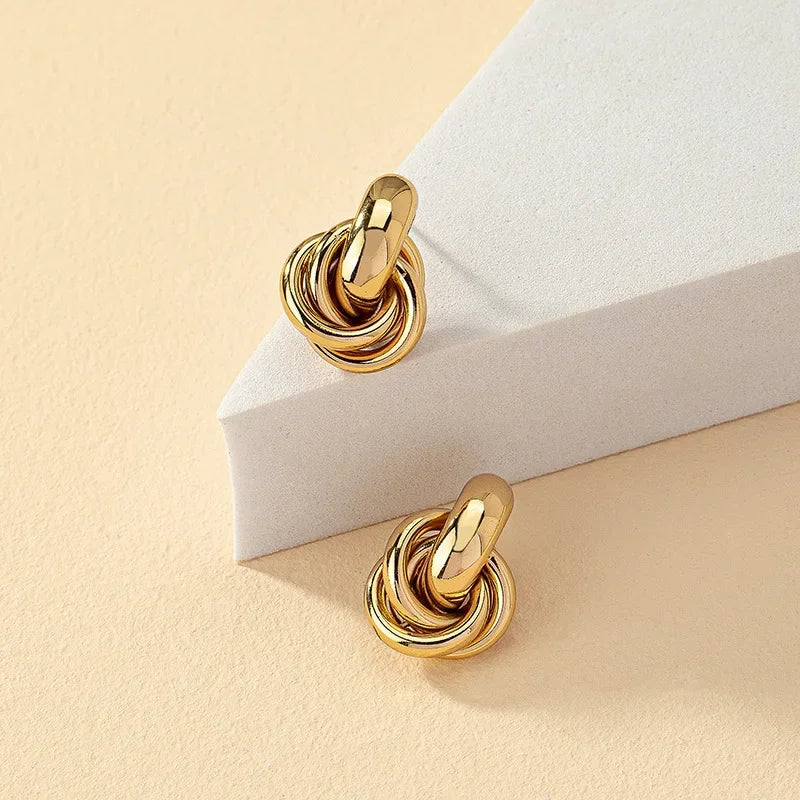 Knot Earrings Gold