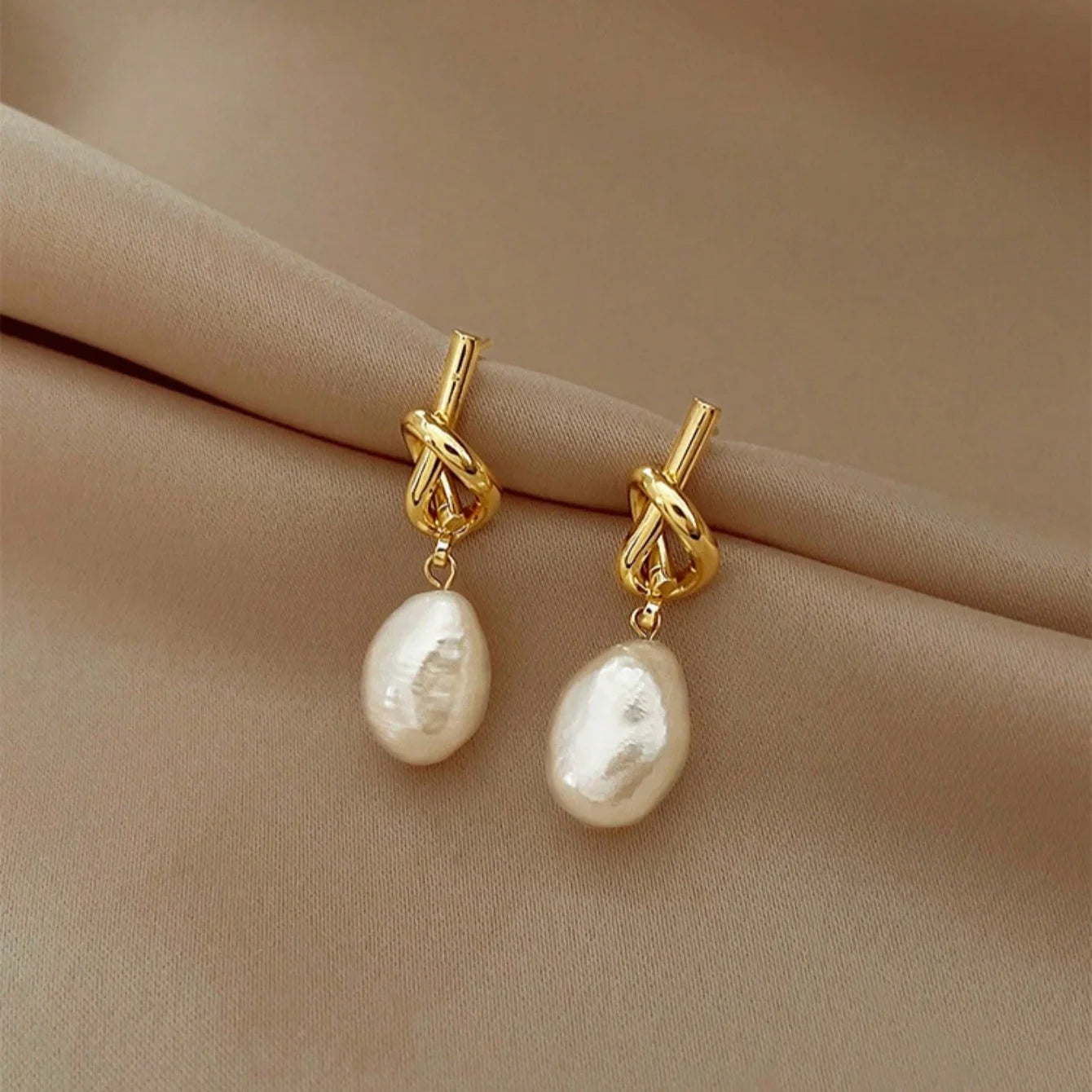 Baroque Pearl Earring