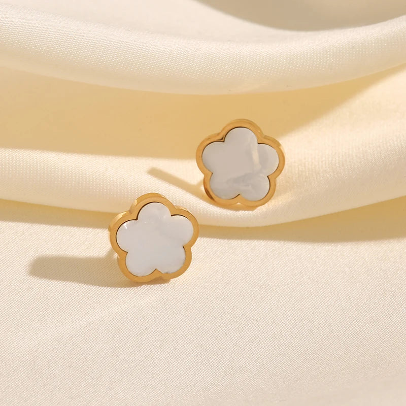 Pearl Clover Stud Earrings